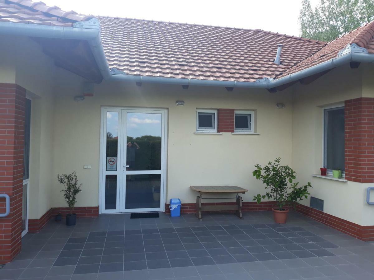 Bella Vendégház Mórahalom Exterior foto